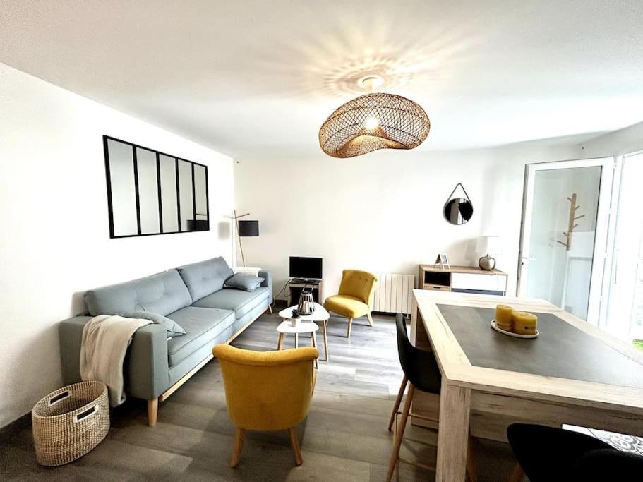 Cote Cour - Appartement En Plein Centre-Ville & Proche Des Thermes Rochefort-sur-Mer Extérieur photo