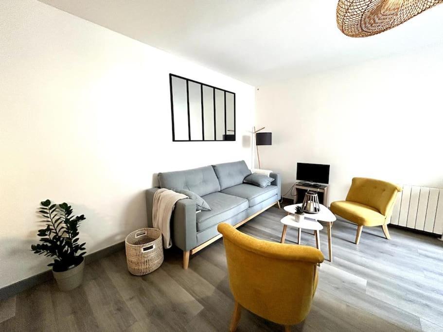 Cote Cour - Appartement En Plein Centre-Ville & Proche Des Thermes Rochefort-sur-Mer Extérieur photo